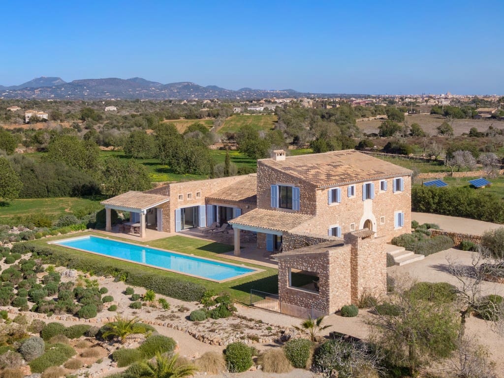 4 bedroom Finca/Country House for sale in Ses Salines with pool garage - € 3,690,000 (Ref: 8123527)