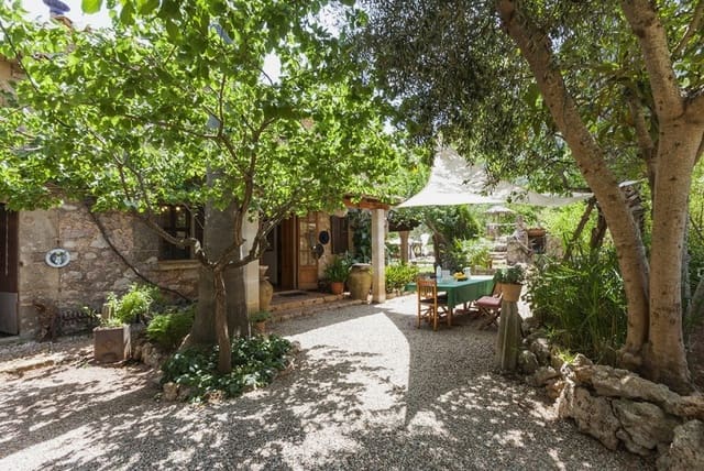 3 soveværelse Finca/Landehus til salg i Sa Pobla med swimmingpool garage - € 1.600.000 (Ref: 8130291)