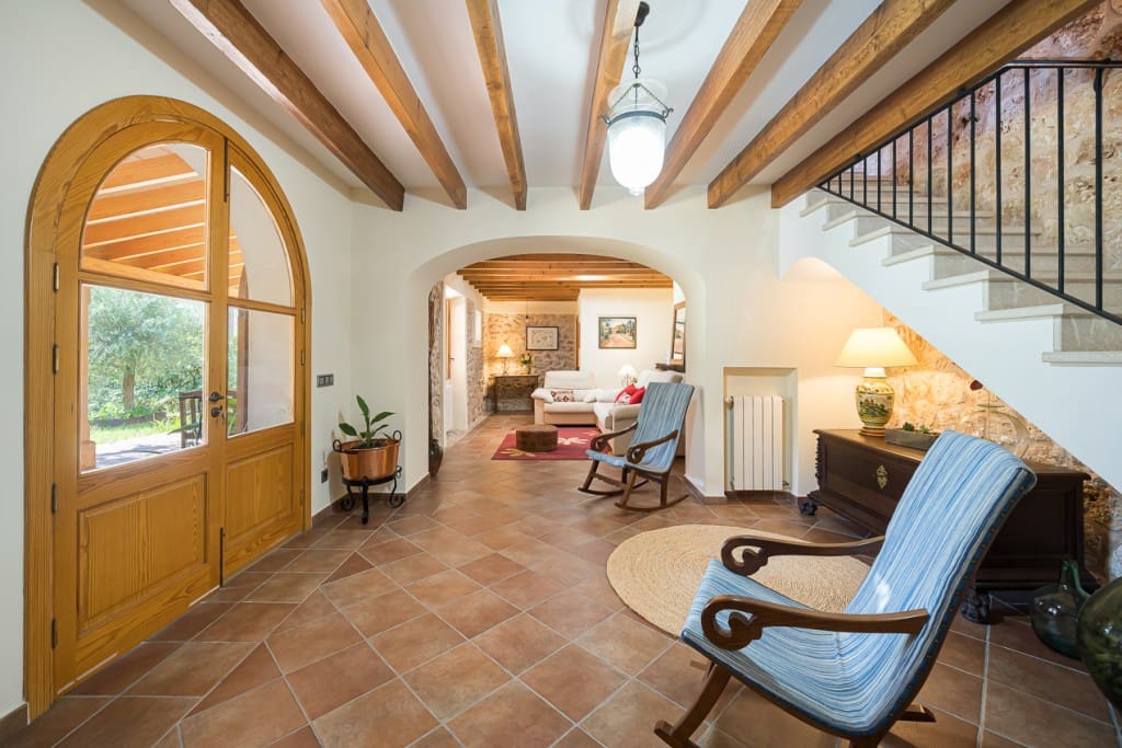 2 soveværelse Byhus til salg i Llubi med swimmingpool garage - € 980.000 (Ref: 8213330)