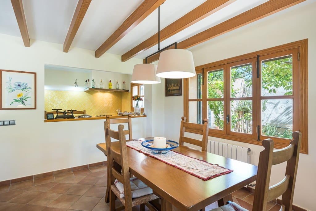 2 soveværelse Byhus til salg i Llubi med swimmingpool garage - € 980.000 (Ref: 8213330)