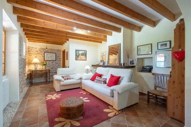 2 soveværelse Byhus til salg i Llubí med swimmingpool garage - € 980.000 (Ref: 8213330)