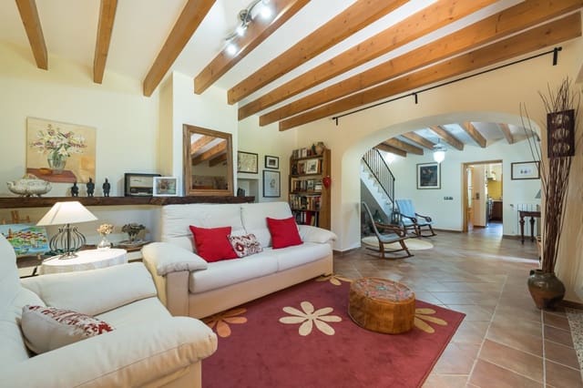 2 soveværelse Byhus til salg i Llubí med swimmingpool garage - € 980.000 (Ref: 8213330)