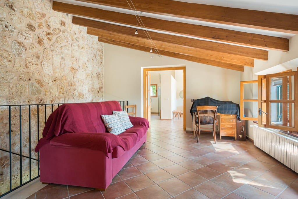 2 soveværelse Byhus til salg i Llubi med swimmingpool garage - € 980.000 (Ref: 8213330)