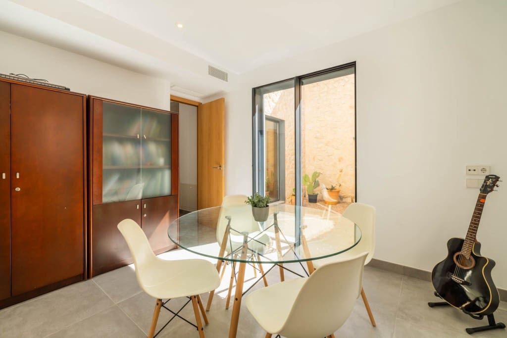 4 soveværelse Byhus til salg i Campanet med swimmingpool garage - € 1.180.000 (Ref: 8302596)