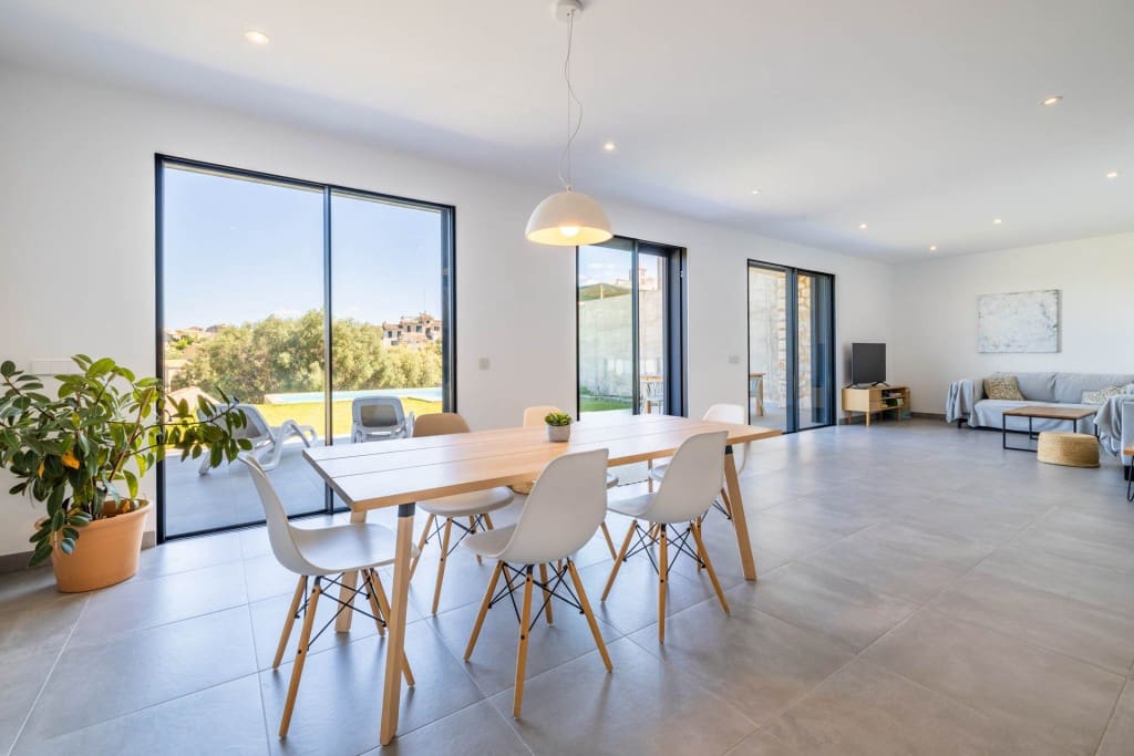 4 soveværelse Byhus til salg i Campanet med swimmingpool garage - € 1.180.000 (Ref: 8302596)