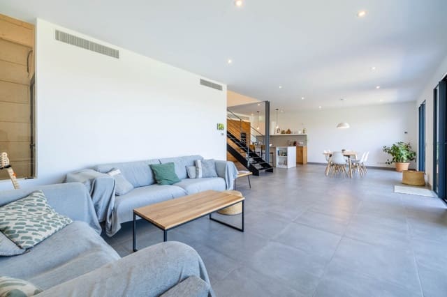 4 sypialnia Dom na sprzedaż w Campanet z basenem garażem - 1 180 000 € (Ref: 8302596)