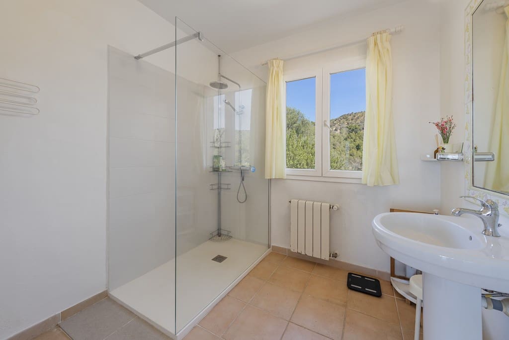 5 bedroom Villa for sale in Alcudia with pool - € 2,275,000 (Ref: 8302597)