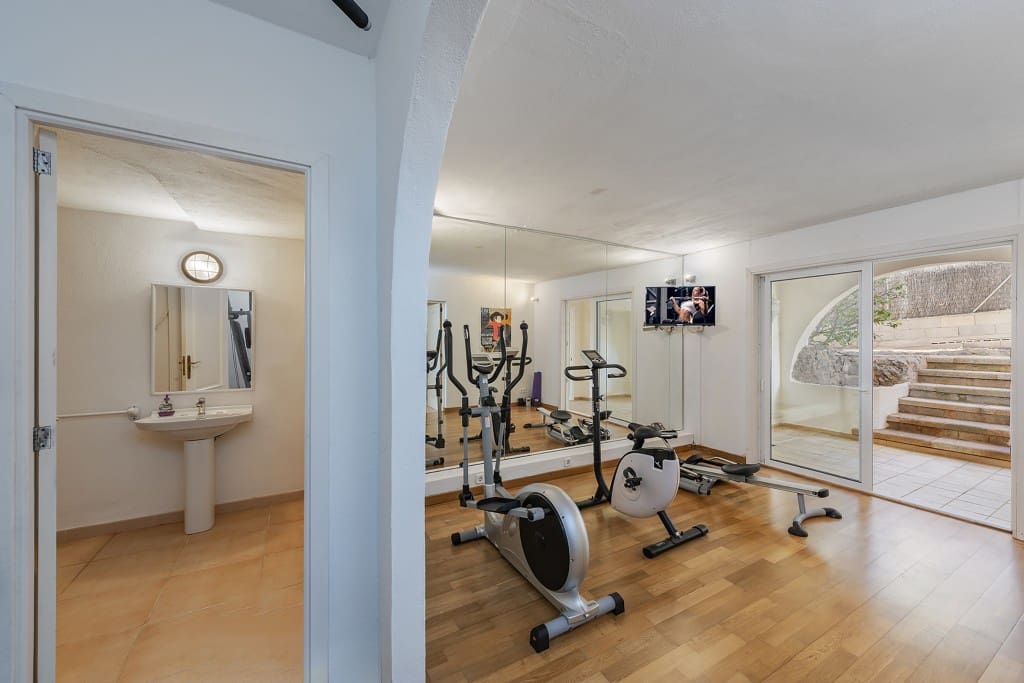 5 bedroom Villa for sale in Alcudia with pool - € 2,275,000 (Ref: 8302597)