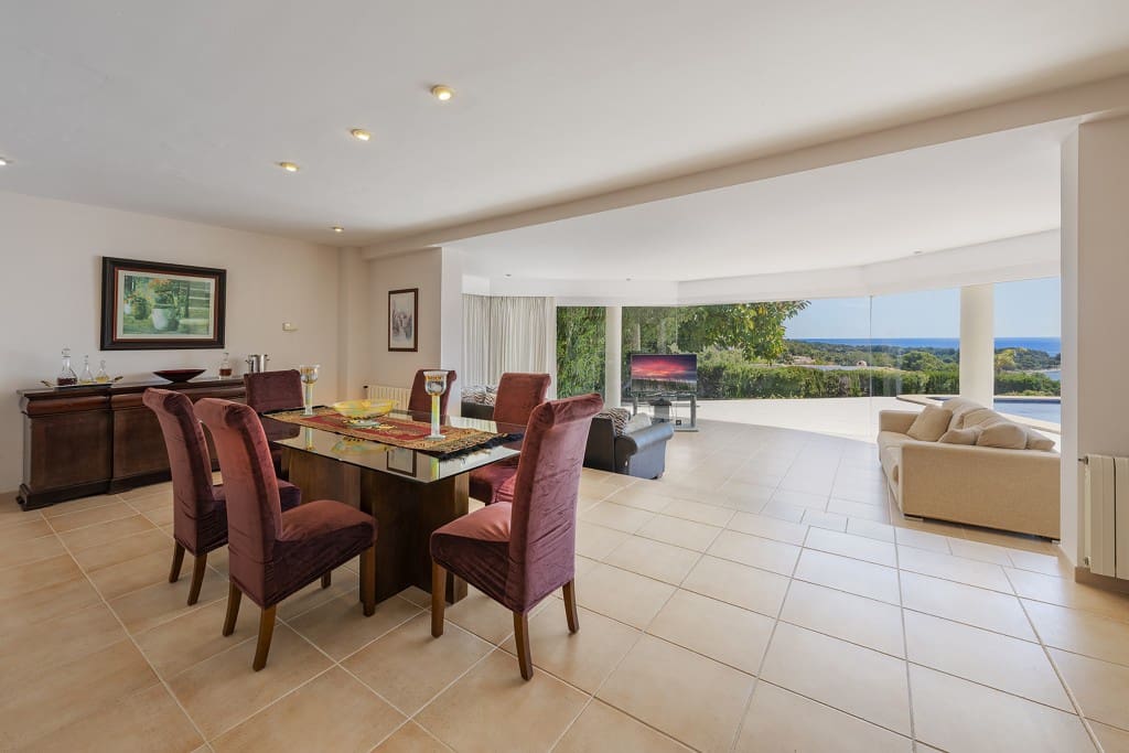 5 bedroom Villa for sale in Alcudia with pool - € 2,275,000 (Ref: 8302597)