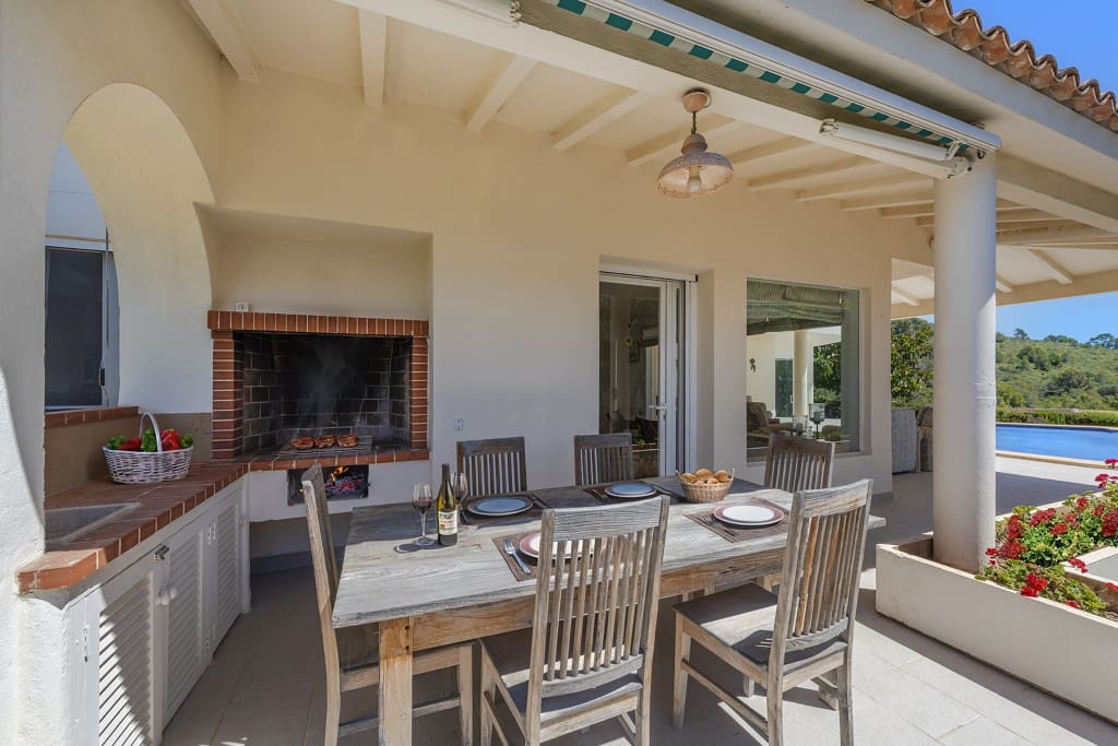 5 bedroom Villa for sale in Alcudia with pool - € 2,275,000 (Ref: 8302597)