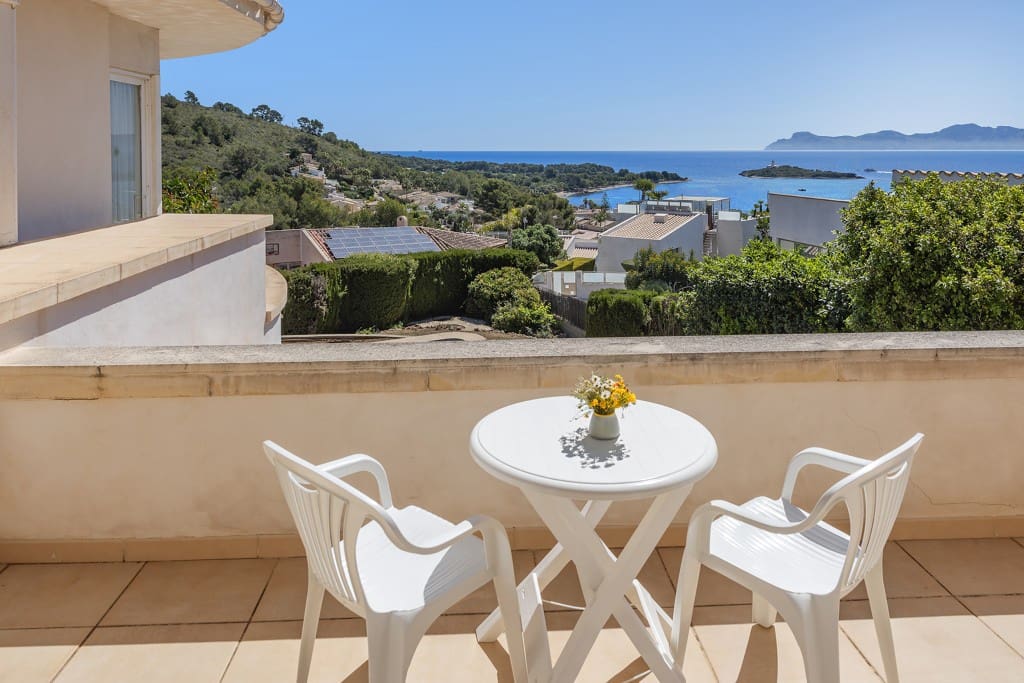 5 bedroom Villa for sale in Alcudia with pool - € 2,275,000 (Ref: 8302597)