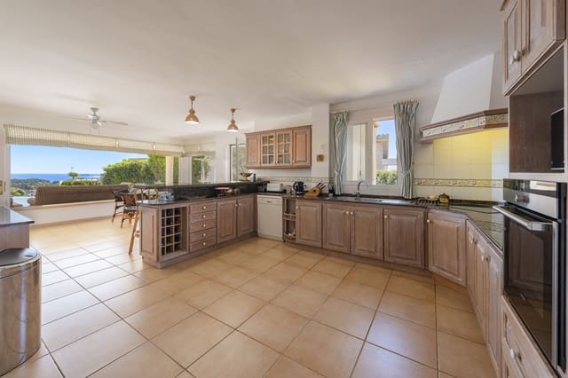 5 slaapkamer Villa te koop in Alcúdia met zwembad - € 2.275.000 (Ref: 8302597)