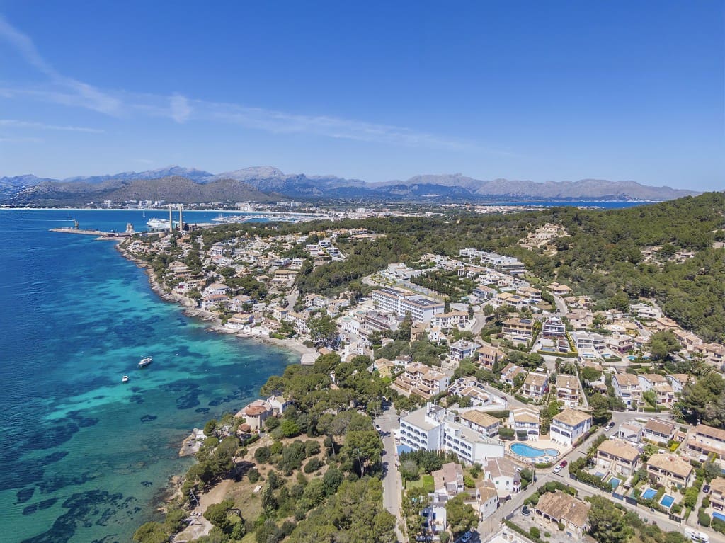 5 bedroom Villa for sale in Alcudia with pool - € 2,275,000 (Ref: 8302597)