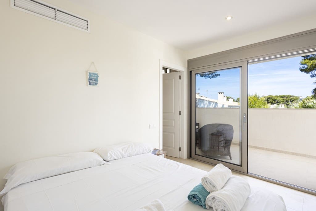 5 soveværelse Semi-Rækkehus til salg i Playas de Muro / Platges de Muro med swimmingpool garage - € 825.000 (Ref: 8337631)