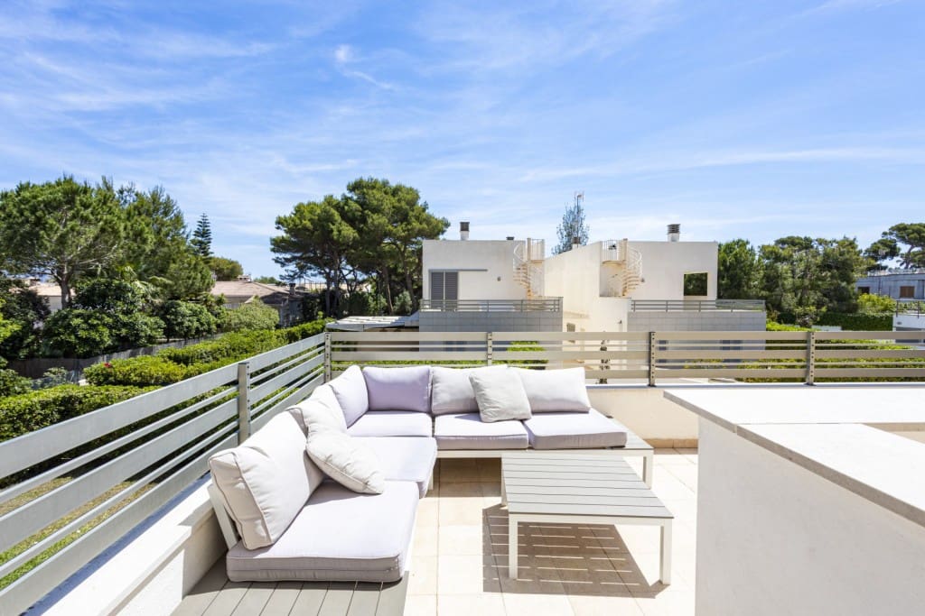 5 soveværelse Semi-Rækkehus til salg i Playas de Muro / Platges de Muro med swimmingpool garage - € 825.000 (Ref: 8337631)