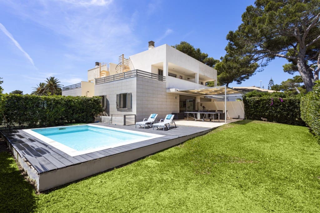 5 soveværelse Semi-Rækkehus til salg i Playas de Muro / Platges de Muro med swimmingpool garage - € 825.000 (Ref: 8337631)