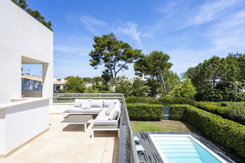 5 soveværelse Semi-Rækkehus til salg i Playas de Muro / Platges de Muro med swimmingpool garage - € 825.000 (Ref: 8337631)