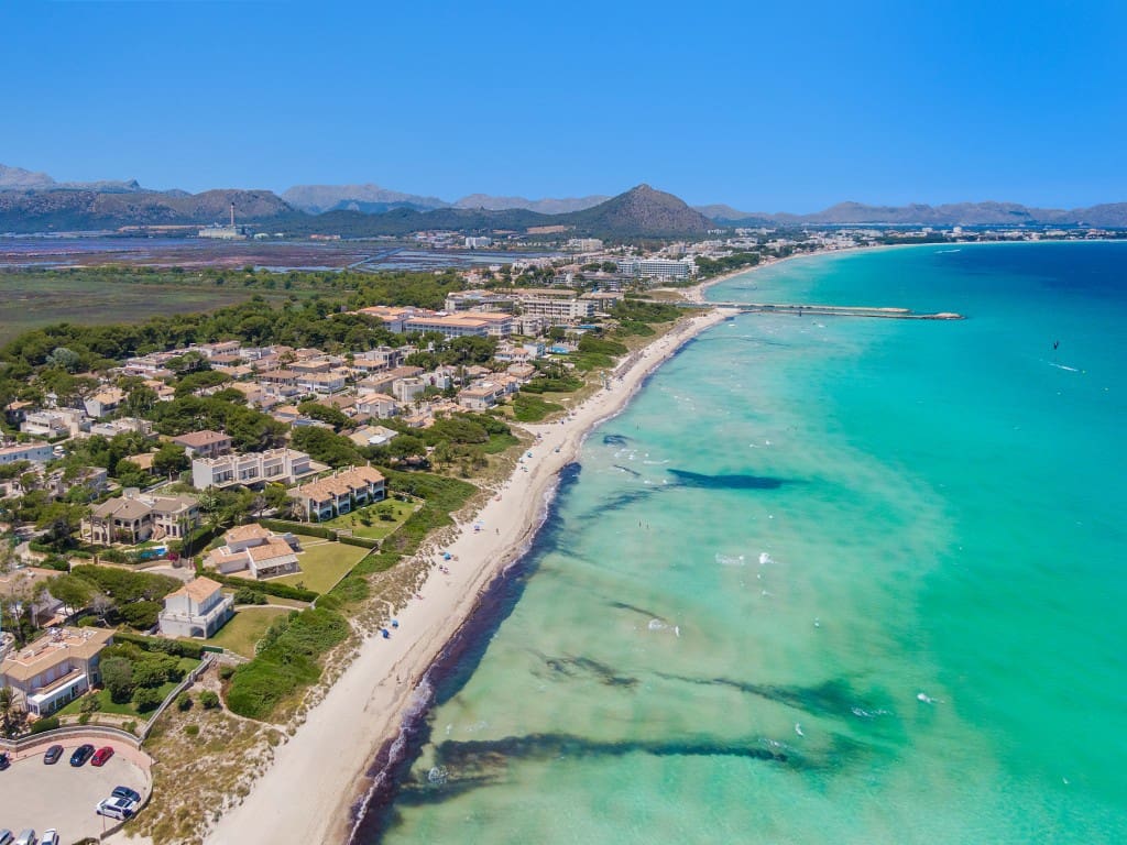 5 soveværelse Semi-Rækkehus til salg i Playas de Muro / Platges de Muro med swimmingpool garage - € 825.000 (Ref: 8337631)