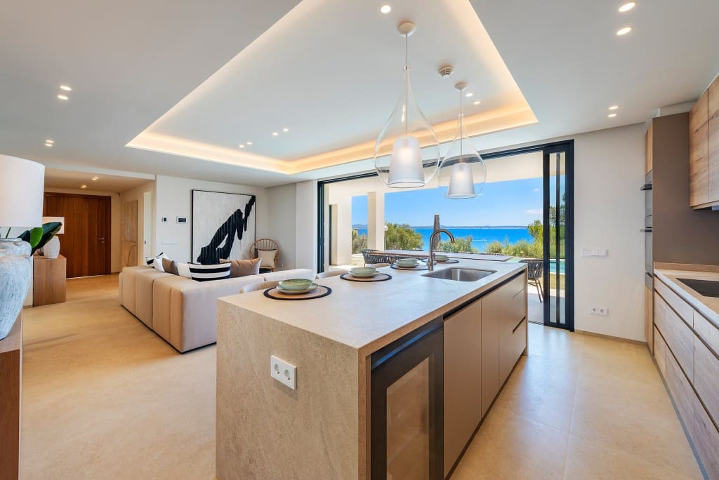 4 bedroom Villa for sale in Alcudia with pool garage - € 2,950,000 (Ref: 8344681)