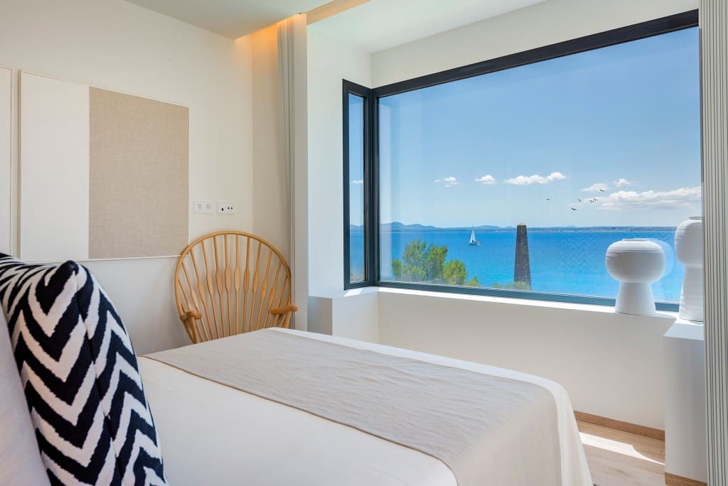 4 bedroom Villa for sale in Alcudia with pool garage - € 2,950,000 (Ref: 8344681)