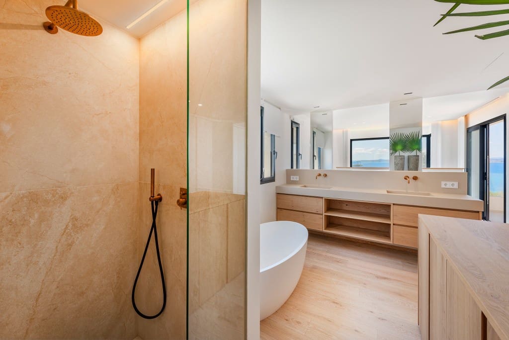 4 bedroom Villa for sale in Alcudia with pool garage - € 2,950,000 (Ref: 8344681)