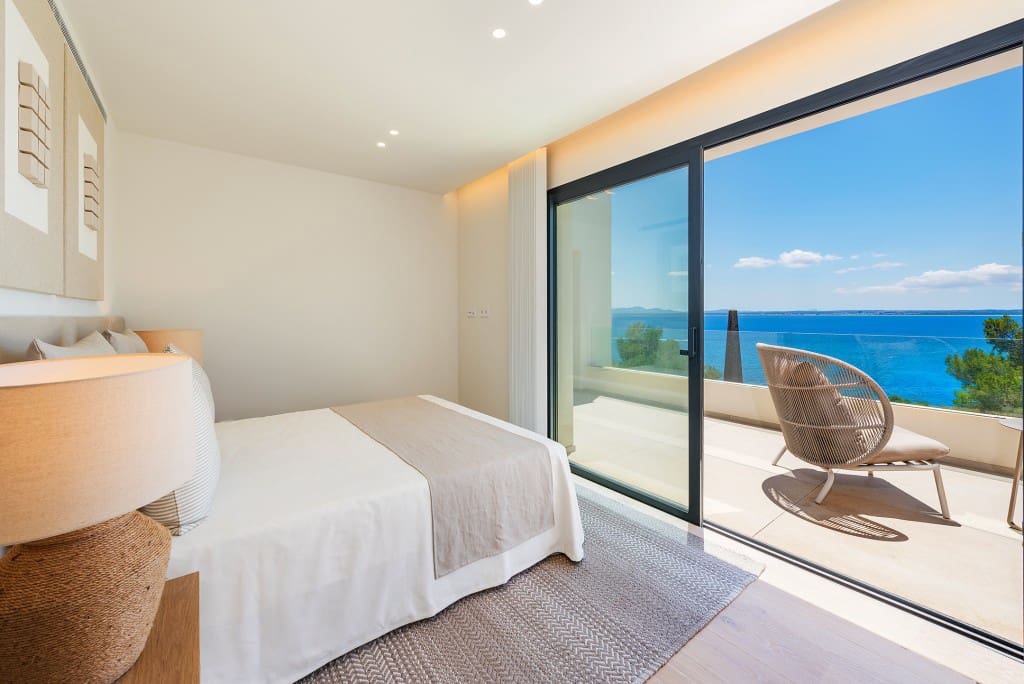 4 bedroom Villa for sale in Alcudia with pool garage - € 2,950,000 (Ref: 8344681)