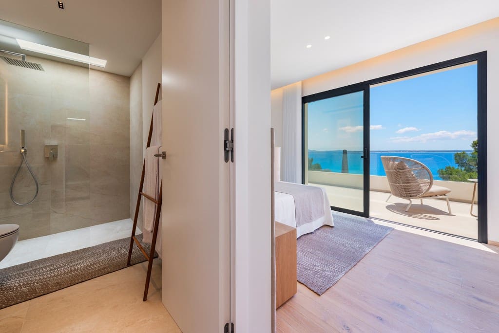 4 bedroom Villa for sale in Alcudia with pool garage - € 2,950,000 (Ref: 8344681)