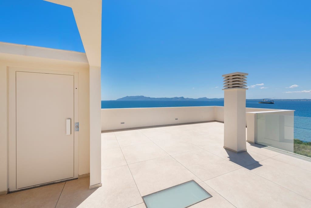 4 bedroom Villa for sale in Alcudia with pool garage - € 2,950,000 (Ref: 8344681)