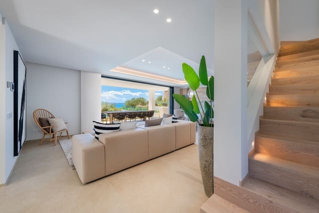 4 bedroom Villa for sale in Alcúdia with pool garage - € 2,950,000 (Ref: 8344681)