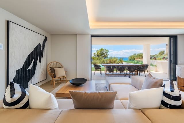 4 bedroom Villa for sale in Alcúdia with pool garage - € 2,950,000 (Ref: 8344681)