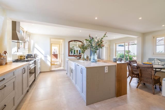 8 slaapkamer Villa te koop in Font de Sa Cala / Font de La Cala, Capdepera met zwembad garage - € 2.950.000 (Ref: 8351989)