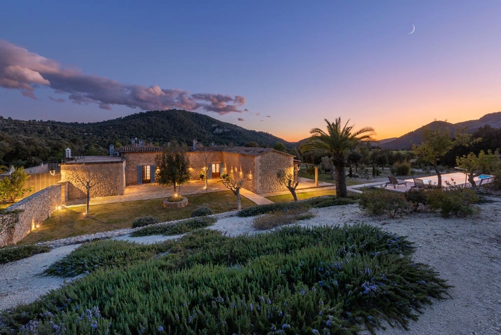 5 soveværelse Finca/Landehus til salg i Campanet med swimmingpool garage - € 7.500.000 (Ref: 8352007)