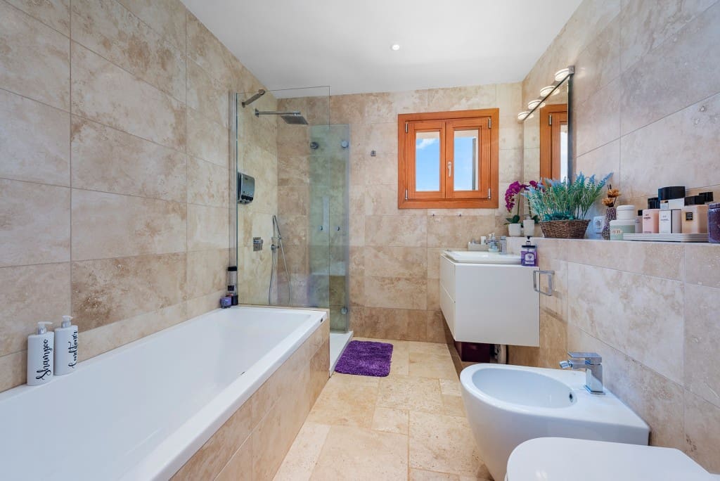 4 bedroom Finca/Country House for sale in Sencelles with pool garage - € 2,950,000 (Ref: 8352017)