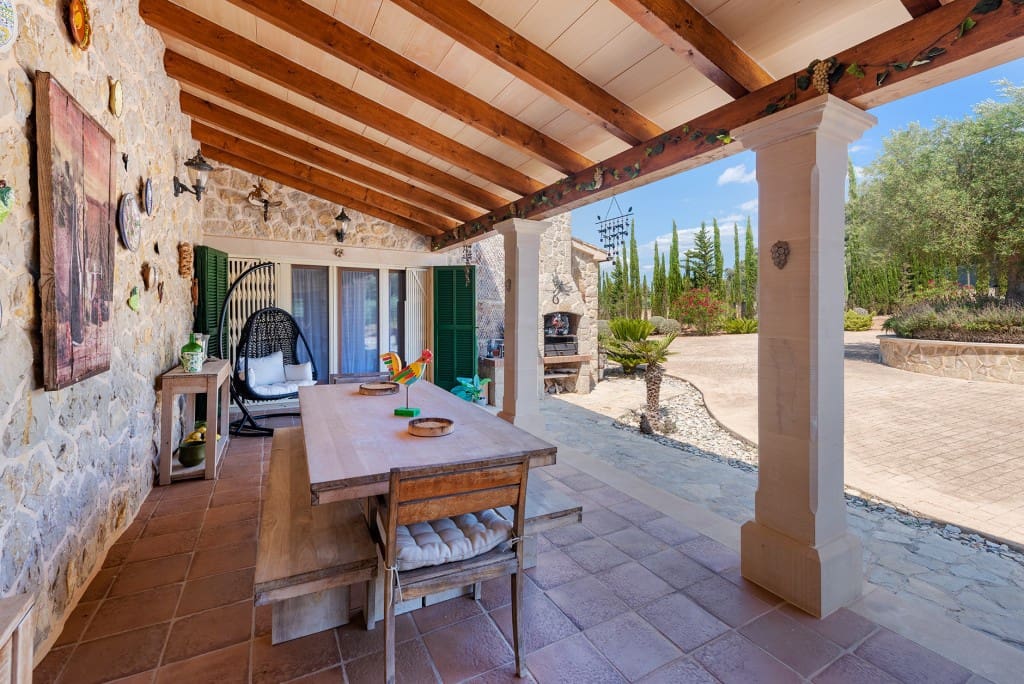 4 bedroom Finca/Country House for sale in Sencelles with pool garage - € 2,950,000 (Ref: 8352017)