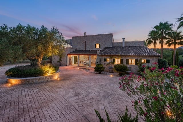 4 bedroom Finca/Country House for sale in Sencelles with pool garage - € 2,950,000 (Ref: 8352017)