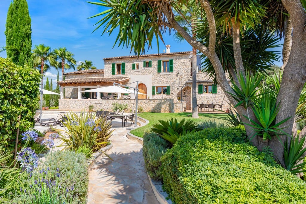 4 bedroom Finca/Country House for sale in Sencelles with pool garage - € 2,950,000 (Ref: 8352017)