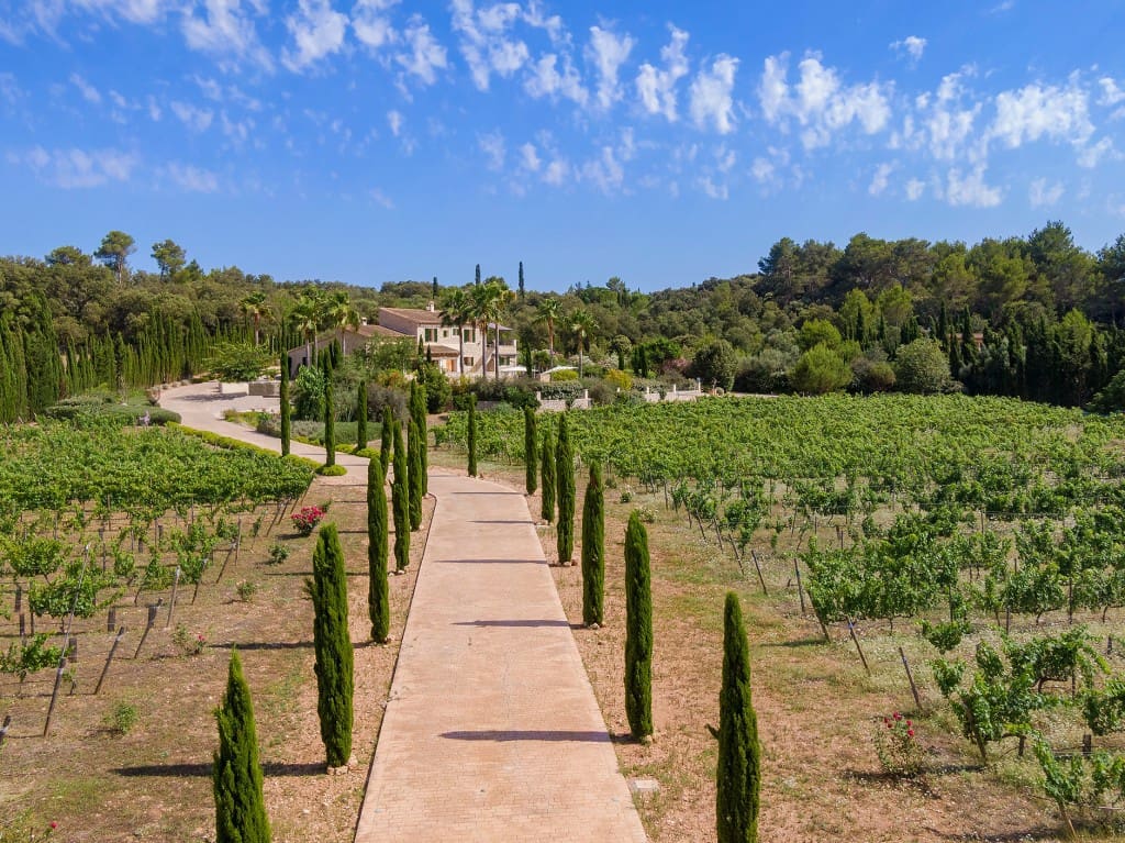 4 bedroom Finca/Country House for sale in Sencelles with pool garage - € 2,950,000 (Ref: 8352017)