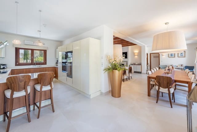 6 bedroom Finca/Country House for sale in Pollensa / Pollença with pool - € 3,375,000 (Ref: 8352113)