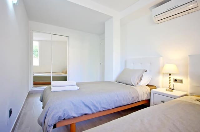 Apartamento de 2 habitaciones en Puerto de Andratx, Andratx en venta con piscina - 540.000 € (Ref: 8419382)