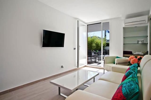 Apartamento de 2 habitaciones en Puerto de Andratx, Andratx en venta con piscina - 540.000 € (Ref: 8419382)