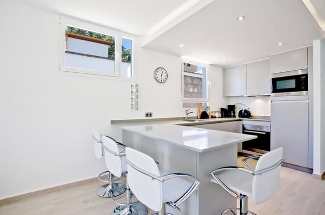 Apartamento de 2 habitaciones en Puerto de Andratx, Andratx en venta con piscina - 540.000 € (Ref: 8419382)