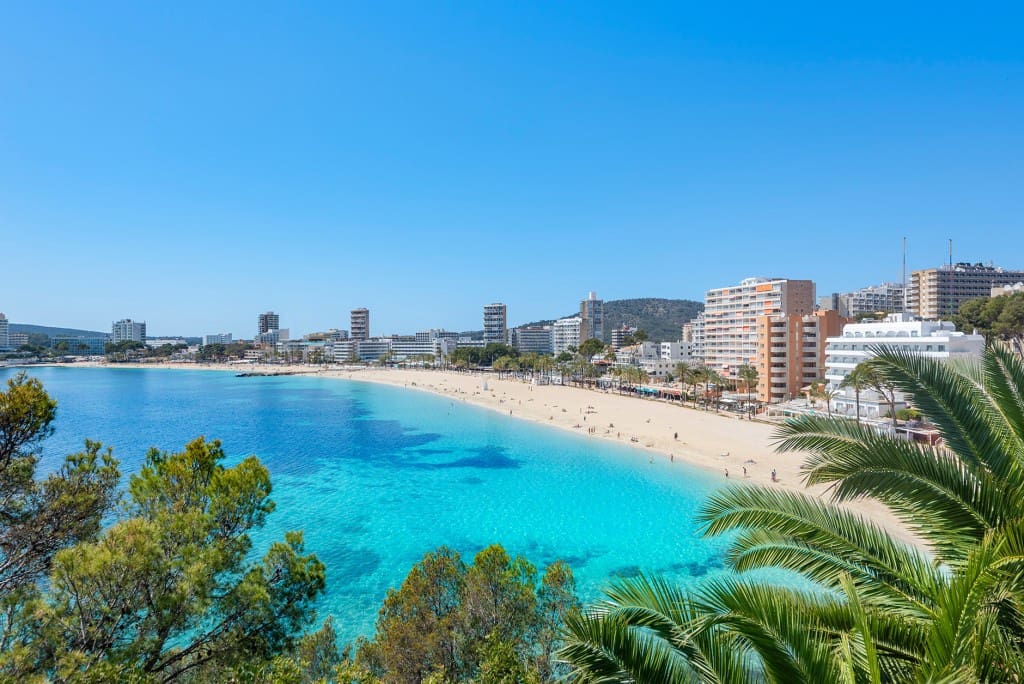 3 bedroom Apartment for sale in Palmanova with pool garage - € 995,000 (Ref: 8428584)