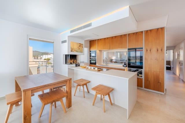 3 makuuhuone Huoneisto myytävänä paikassa Palmanova, Calvià mukana uima-altaan 
autotalli - 995 000 € (Ref: 8428584)