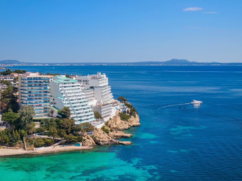 3 bedroom Apartment for sale in Palmanova with pool garage - € 995,000 (Ref: 8428584)