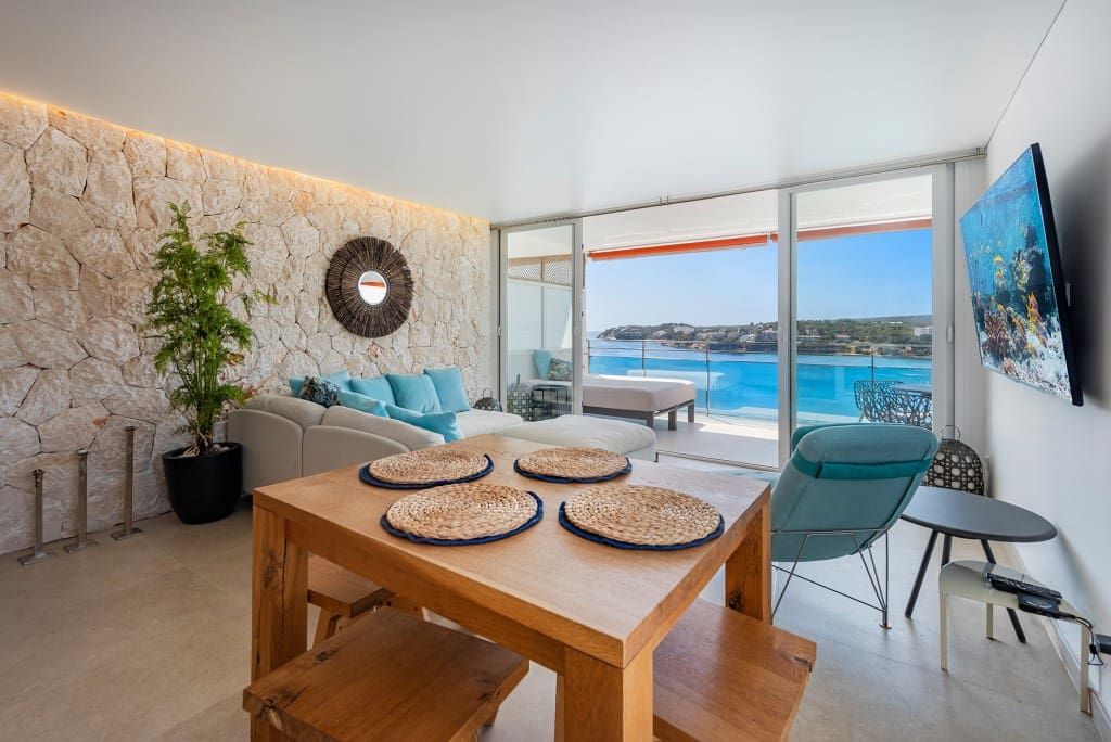 3 bedroom Apartment for sale in Palmanova with pool garage - € 995,000 (Ref: 8428584)