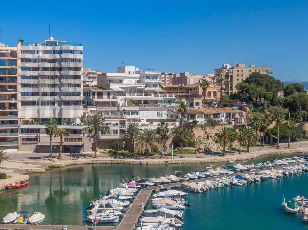 3 bedroom Apartment for sale in Palma de Mallorca with garage - € 2,045,000 (Ref: 8436772)