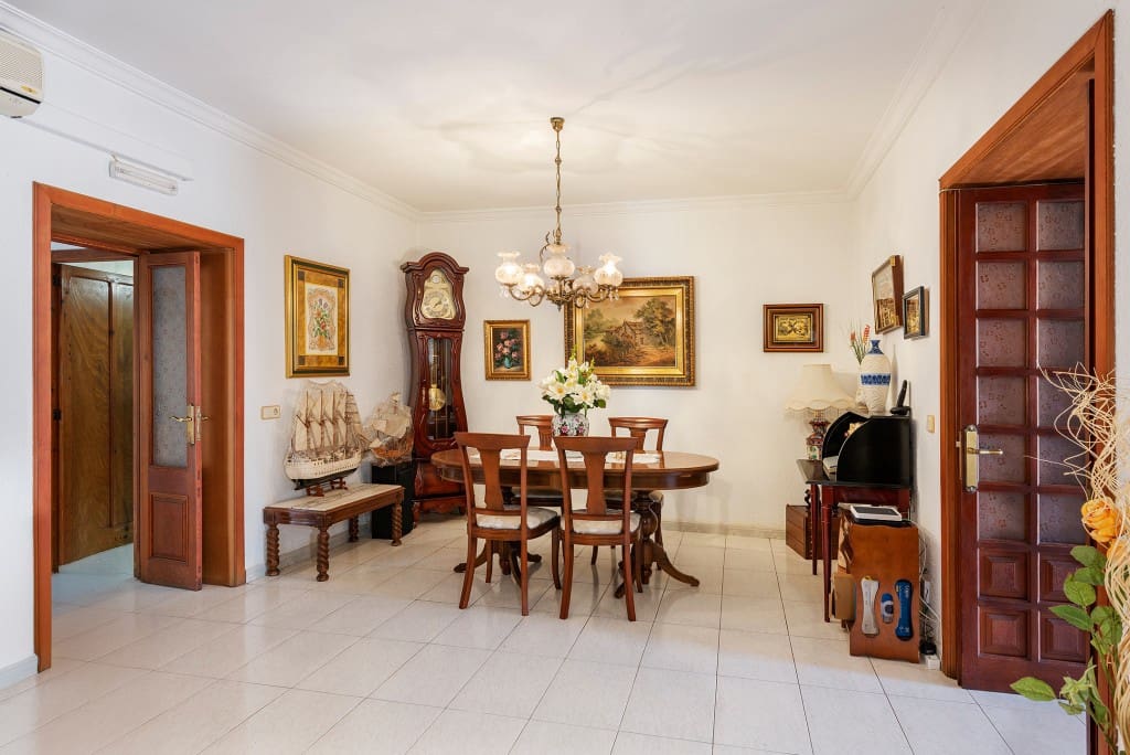 4 soveværelse Byhus til salg i Caimari med garage - € 450.000 (Ref: 8451943)