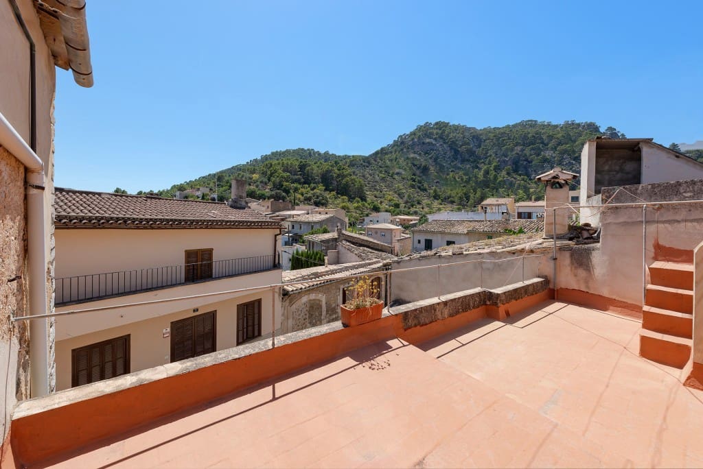 4 soveværelse Byhus til salg i Caimari med garage - € 450.000 (Ref: 8451943)