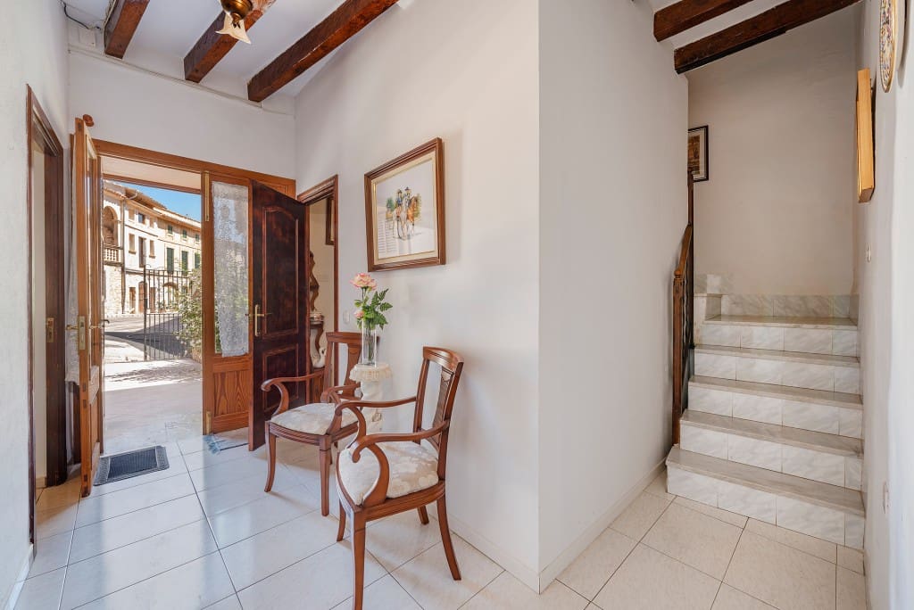 4 soveværelse Byhus til salg i Caimari med garage - € 450.000 (Ref: 8451943)