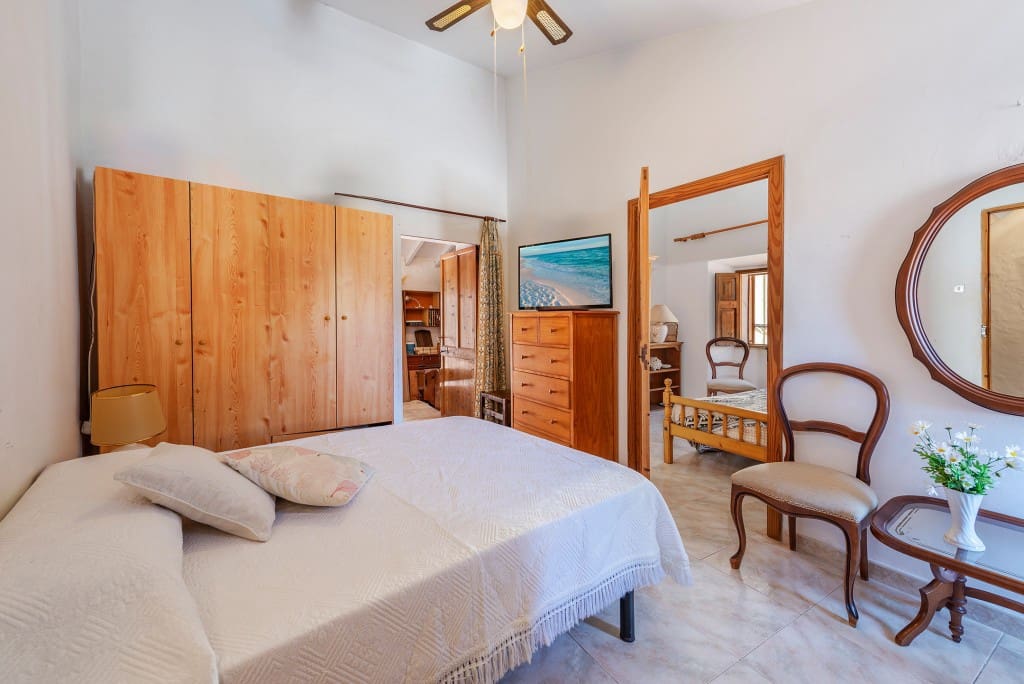 4 soveværelse Byhus til salg i Caimari med garage - € 450.000 (Ref: 8451943)